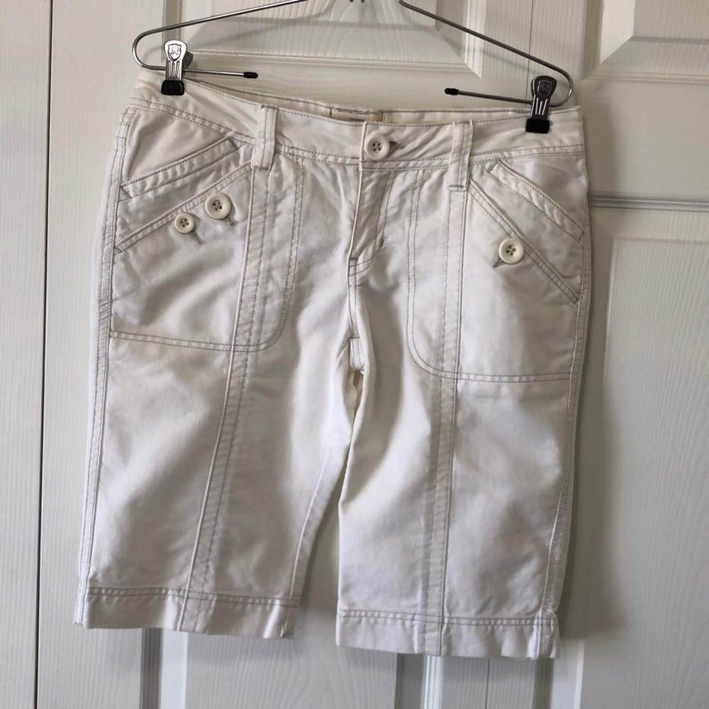 NWOT Aeropostale Juniors Shorts Size 5/6 Off White
